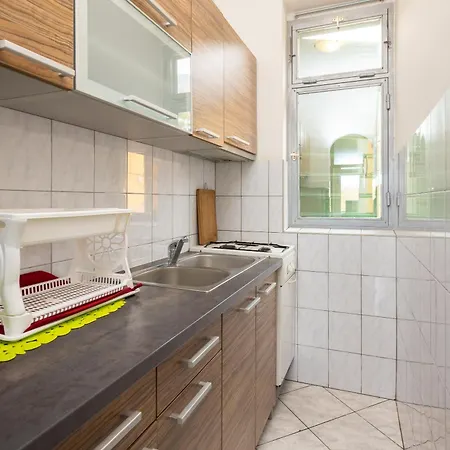 Lemonade Apartment