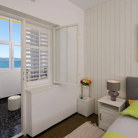 Lemonade Jesenice (Split-Dalmatia)